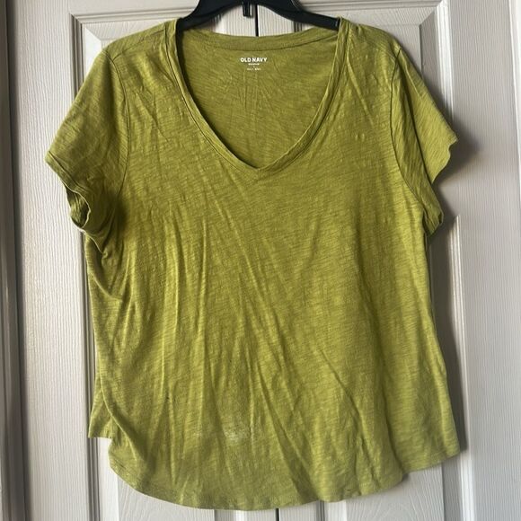 Old Navy Slub Knit Tee in Macaw Green! - Picture 3 of 7